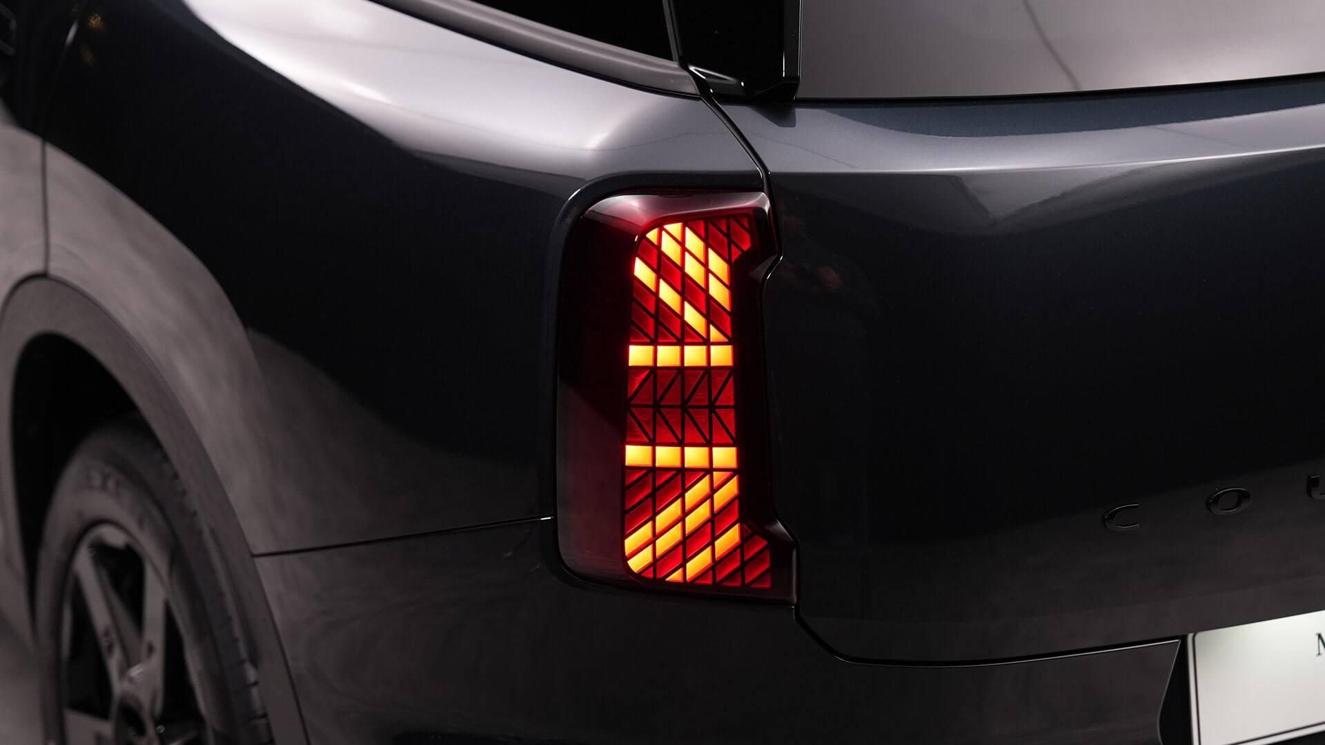 Asaletin En Koyu Hali: MINI Countryman Dark Edition | MINI Türkiye